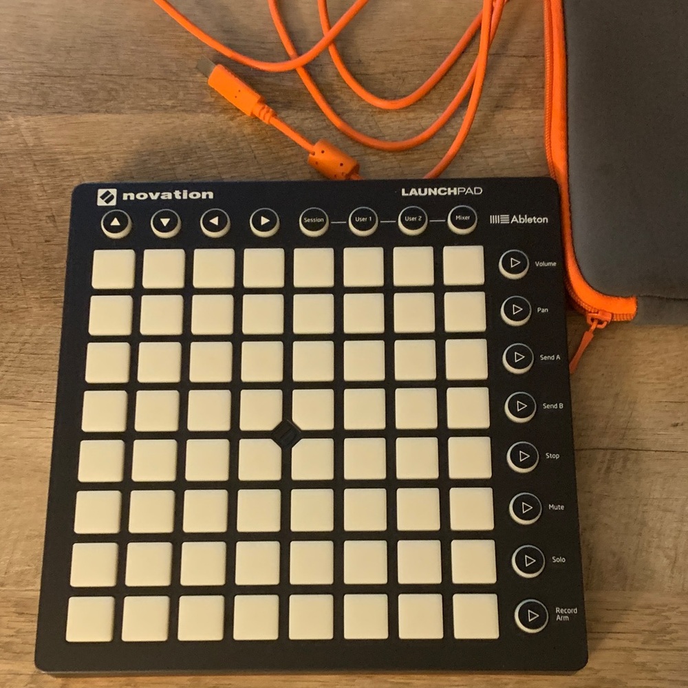 Launchpad - Black and White